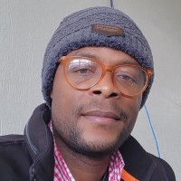 Profesor Charles Okoh - BuscaTuProfesor