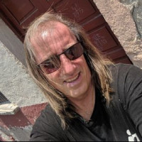 Profesor Fred Smith - BuscaTuProfesor